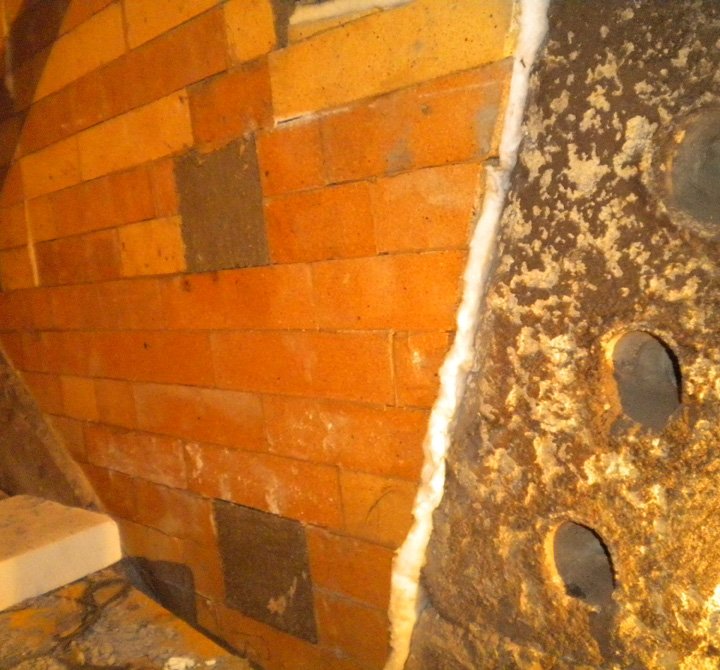 Kotel na biomaso 5 - Sanacija poškodovanega dela kurišča (2)